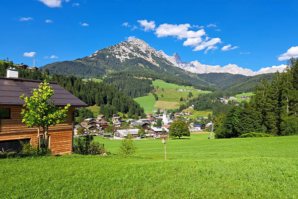 Landschaft mit Wälder und Berge ·  Wandertage Filmoos 2025